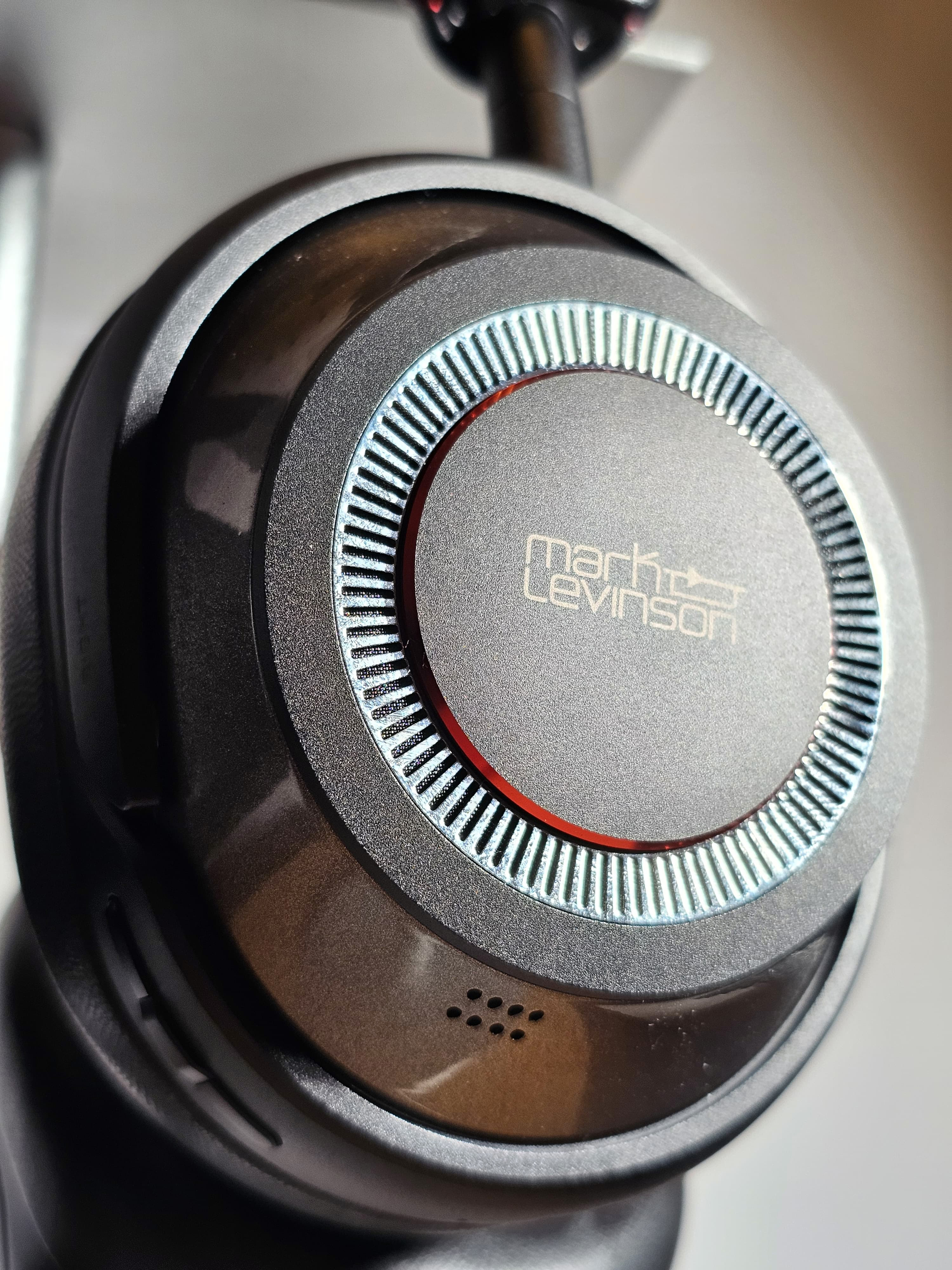 Mark Levinson 5909 – Portable Noise Cancelling Wireless Headphones Review